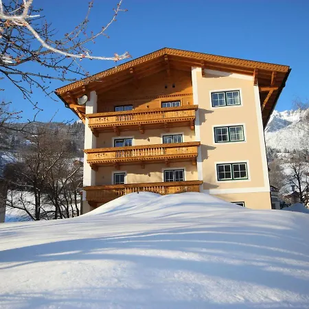 Pfeifer.1 Apartment